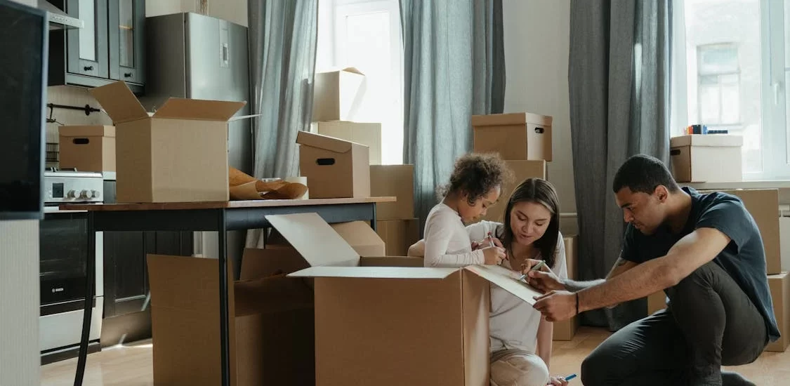 Déménager en toute simplicité : l'essentiel sur l'utilisation des monte-meubles