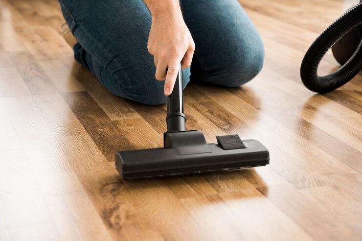 Ponceuse à parquet : rénovation et ponçage pour redonner vie à votre sol