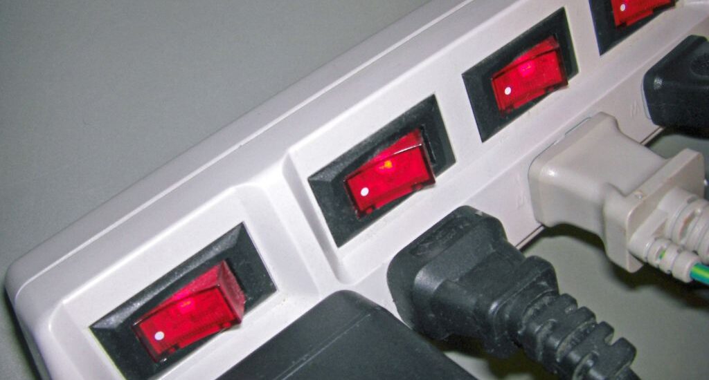 Choisir la bonne réglette électrique étanche pour vos espaces humides