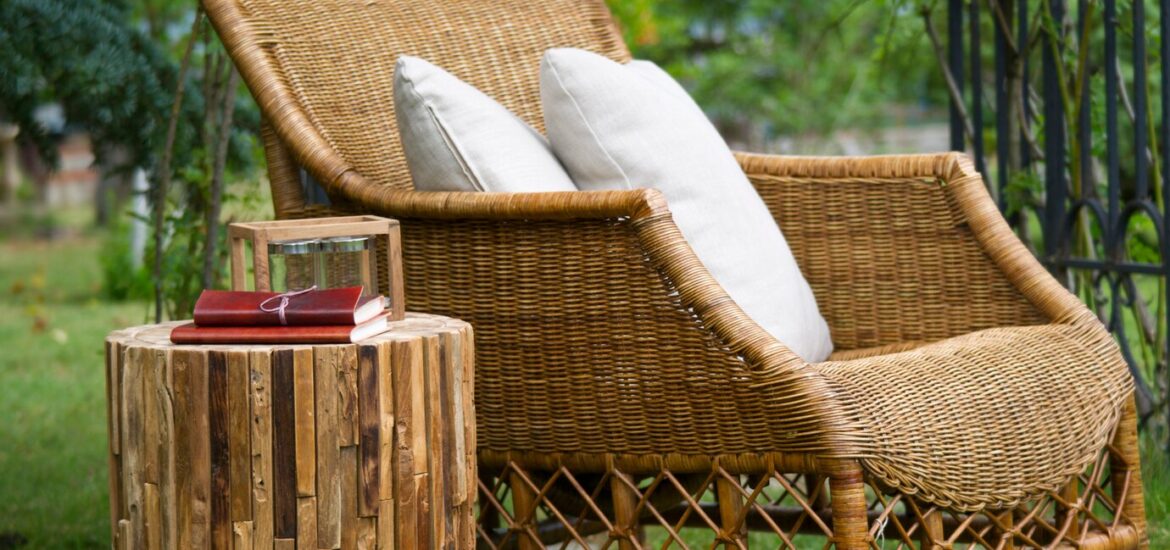 5 meubles qui s'intègrent parfaitement dans un jardin minimaliste