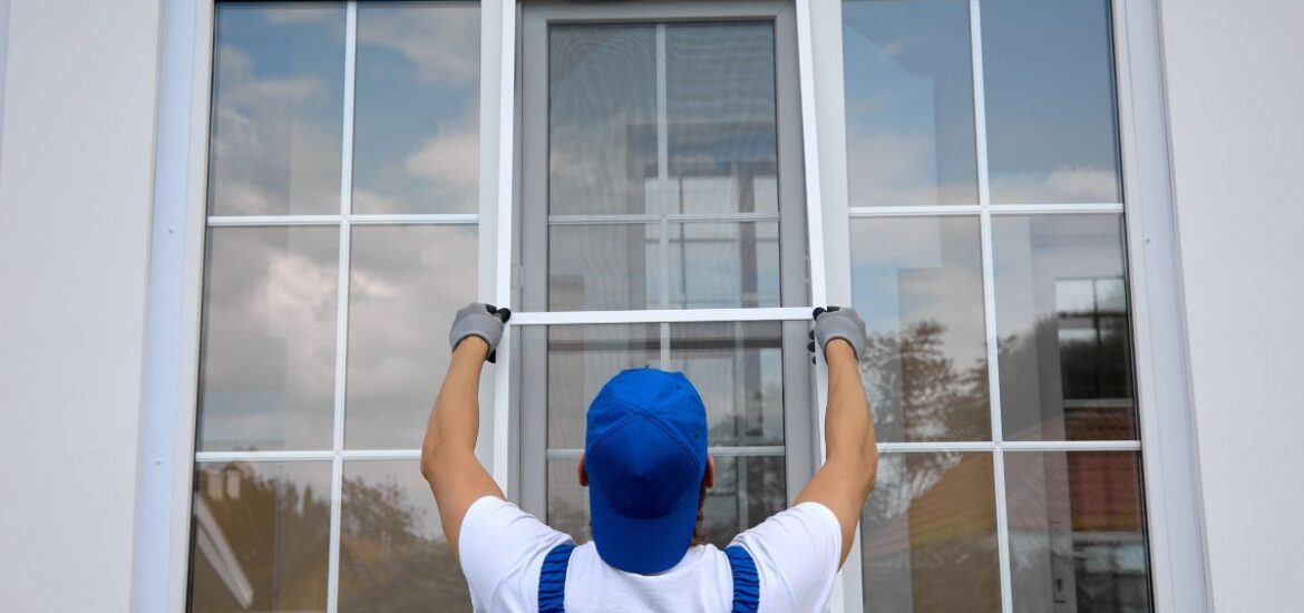 1-Ajoutez du style, Pose de rebords de fenêtres en aluminium ou en bois