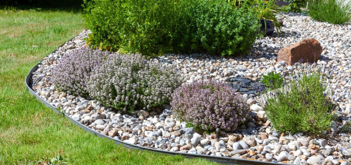 1-Les avantages surprenants d'opter pour un chemin en gravier concassé dans votre jardin